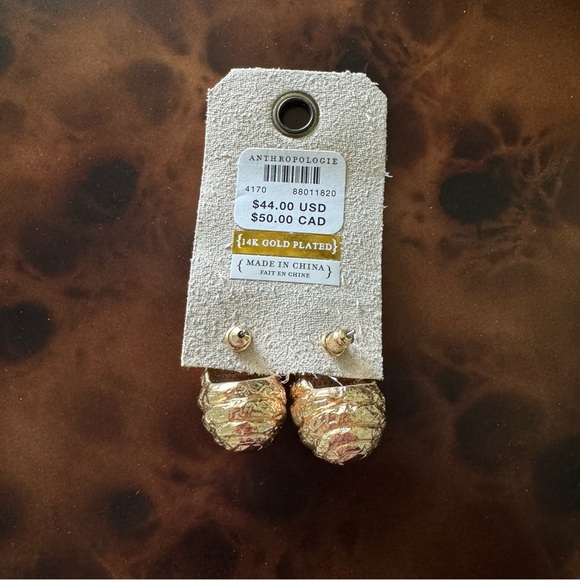 Textured Ribbed Croissant Teardrop Earrings - Picture 4 of 4